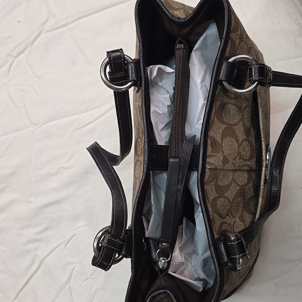 Coach Tan and Black Signature Leather Hand Bag - Picture 4 of 16